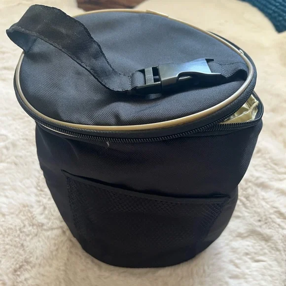 Picnic or drink/milk cooler. Black and insulated. - Picture 2 of 2